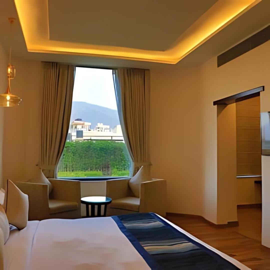 Hotel Natraj Рішикеш Екстер'єр фото